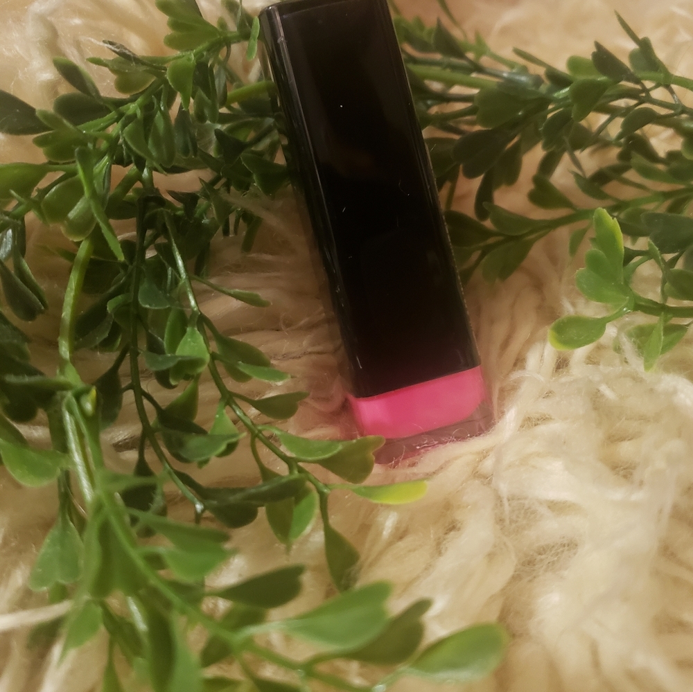 Lipstick - Picture 2 of 2